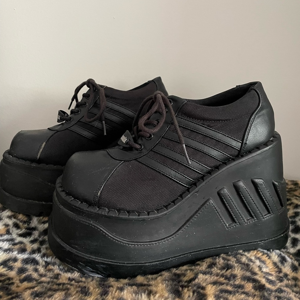 Size 7 Black Demonia Grave Stomps